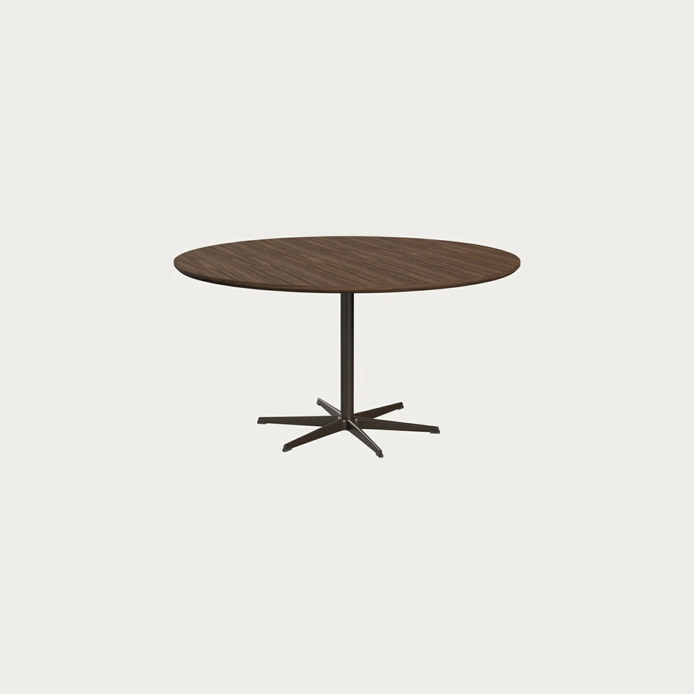 Circular A826 Dining Table by Fritz Hansen