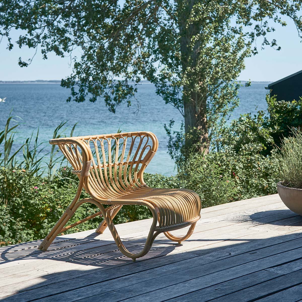 Fox Exterior Lounge Chair by Sika