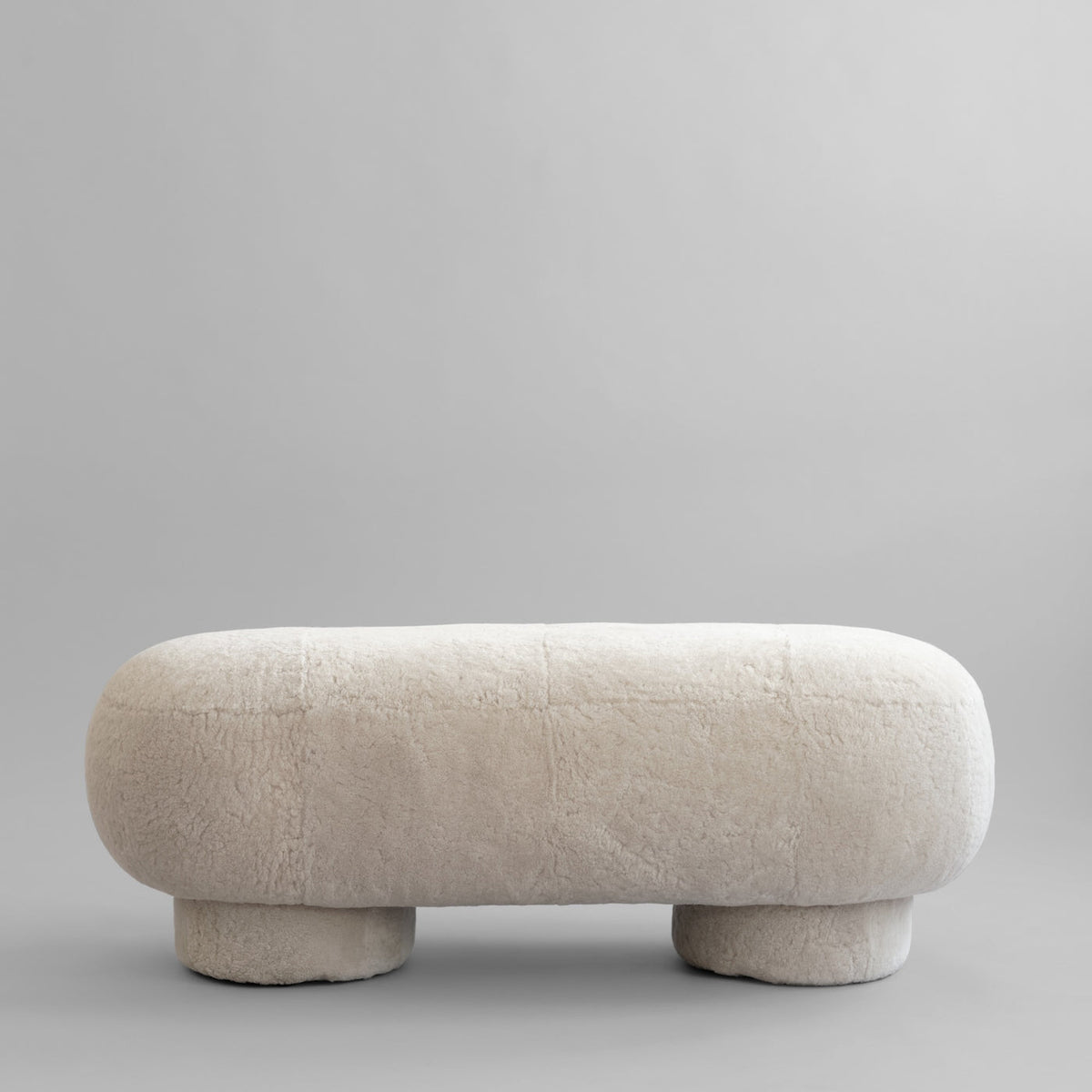 Big Foot Bench - Sheepskin, Sandshell by 101 Copenhagen