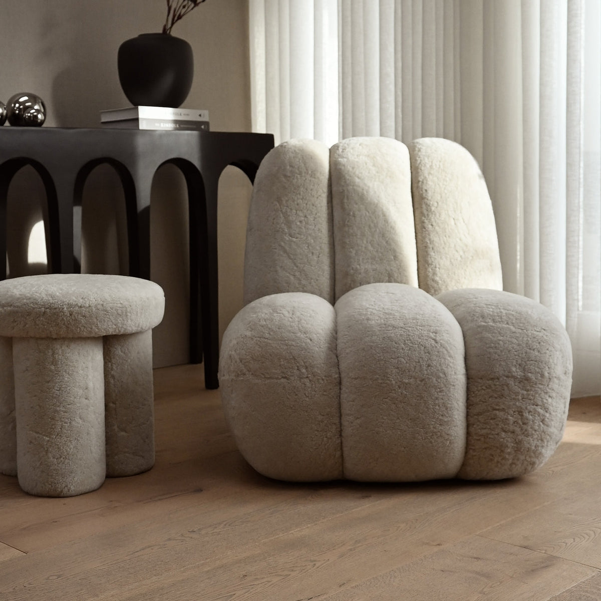 Toe Chair - Sheepskin, Sandshell by 101 Copenhagen