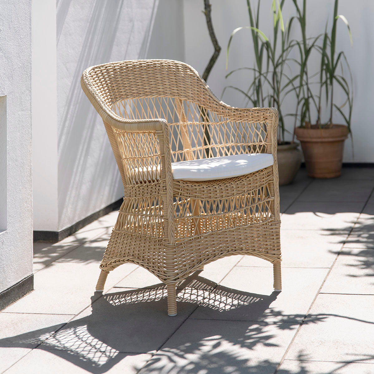 Charlot Lounge Chair by Sika