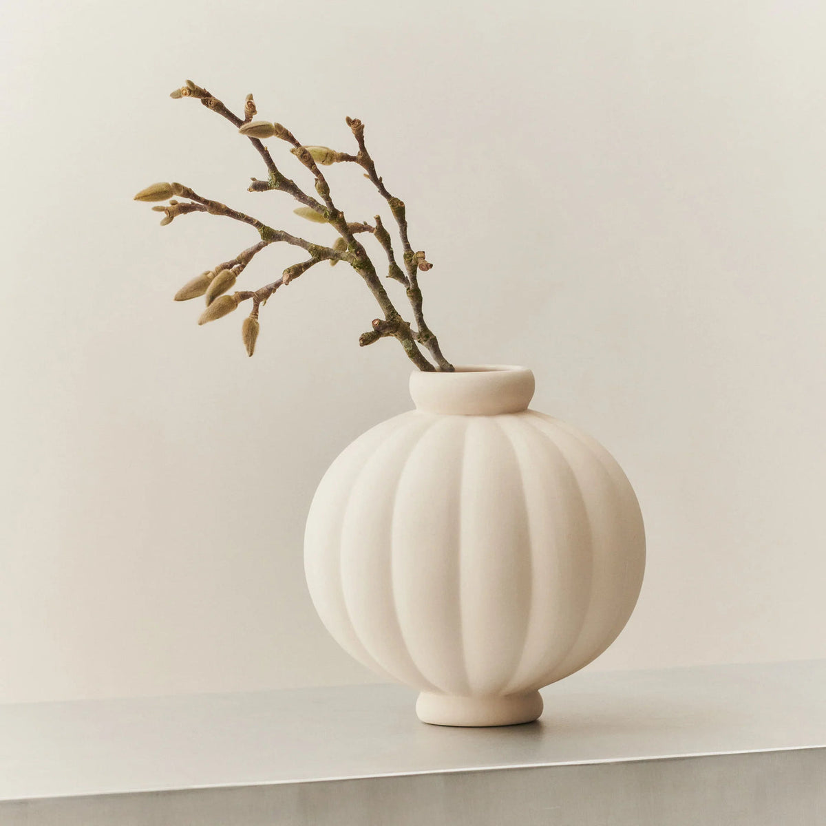 Balloon Vase 01 Raw White by Louise-Roe