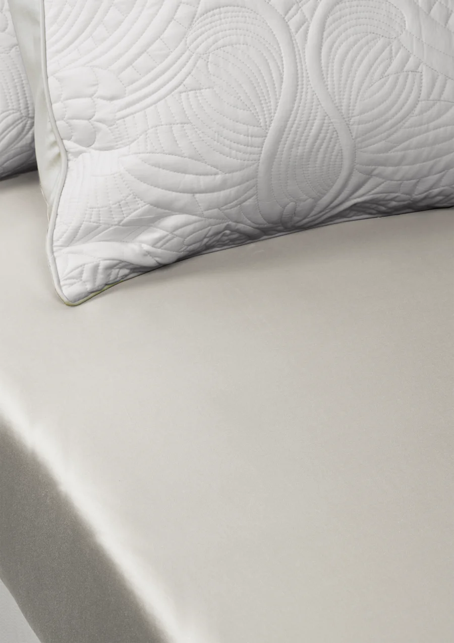 Embroidered Dodo Pavone Fitted Sheet by Moooi
