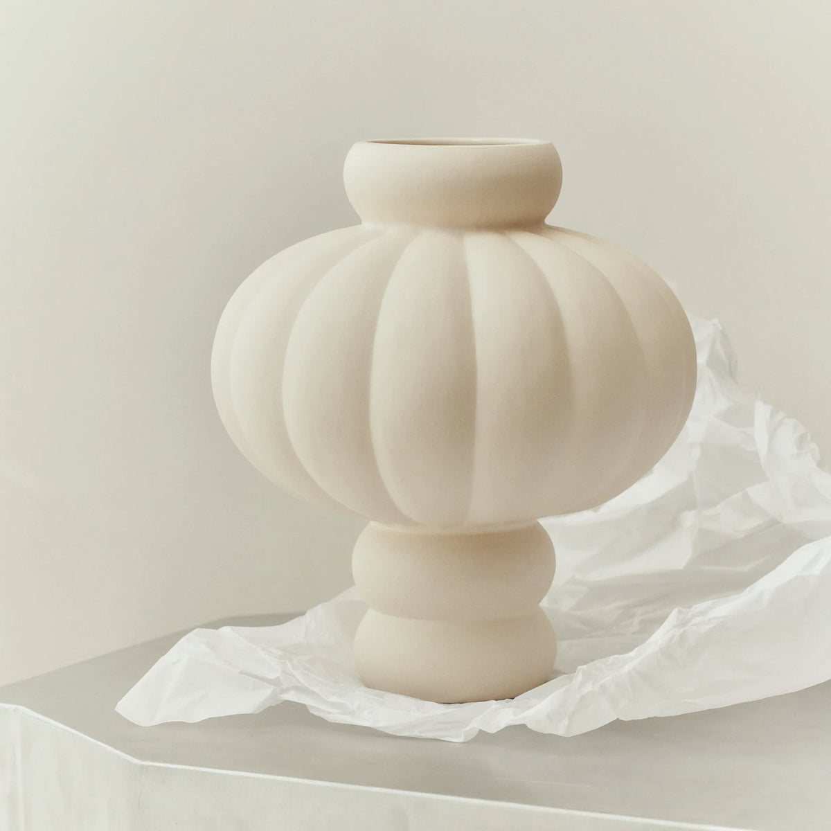 Balloon Vase 08 Raw White by Louise-Roe