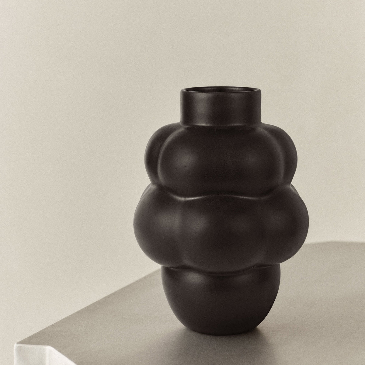 Balloon Vase 04 Ink Black by Louise-Roe
