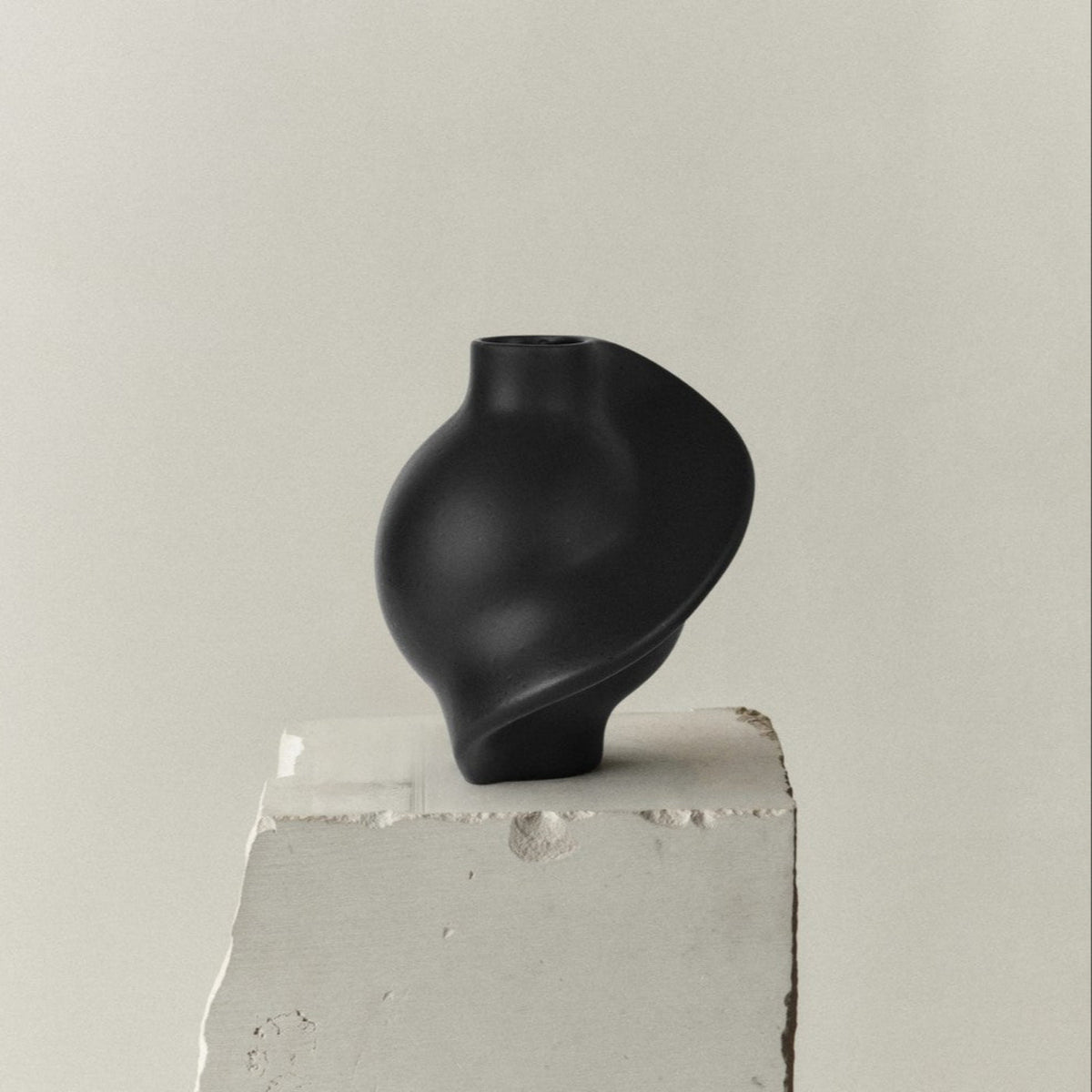 Ceramic Pirout Vase 01 Ink Black by Louise-Roe