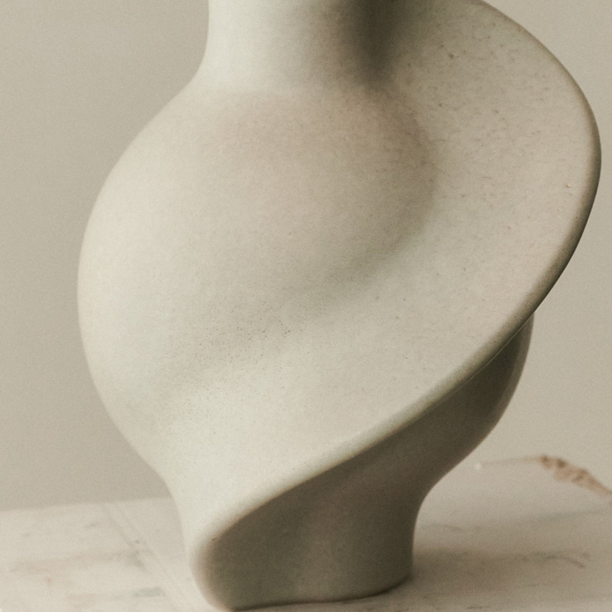 Ceramic Pirout Vase 01 Vintage Glaze by Louise-Roe