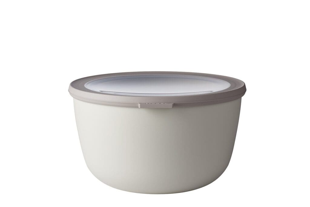 Mepal CIRQULA multi-bowl in white, 3-liter capacity, made of durable accessories material, displayed on a kitchen counter.