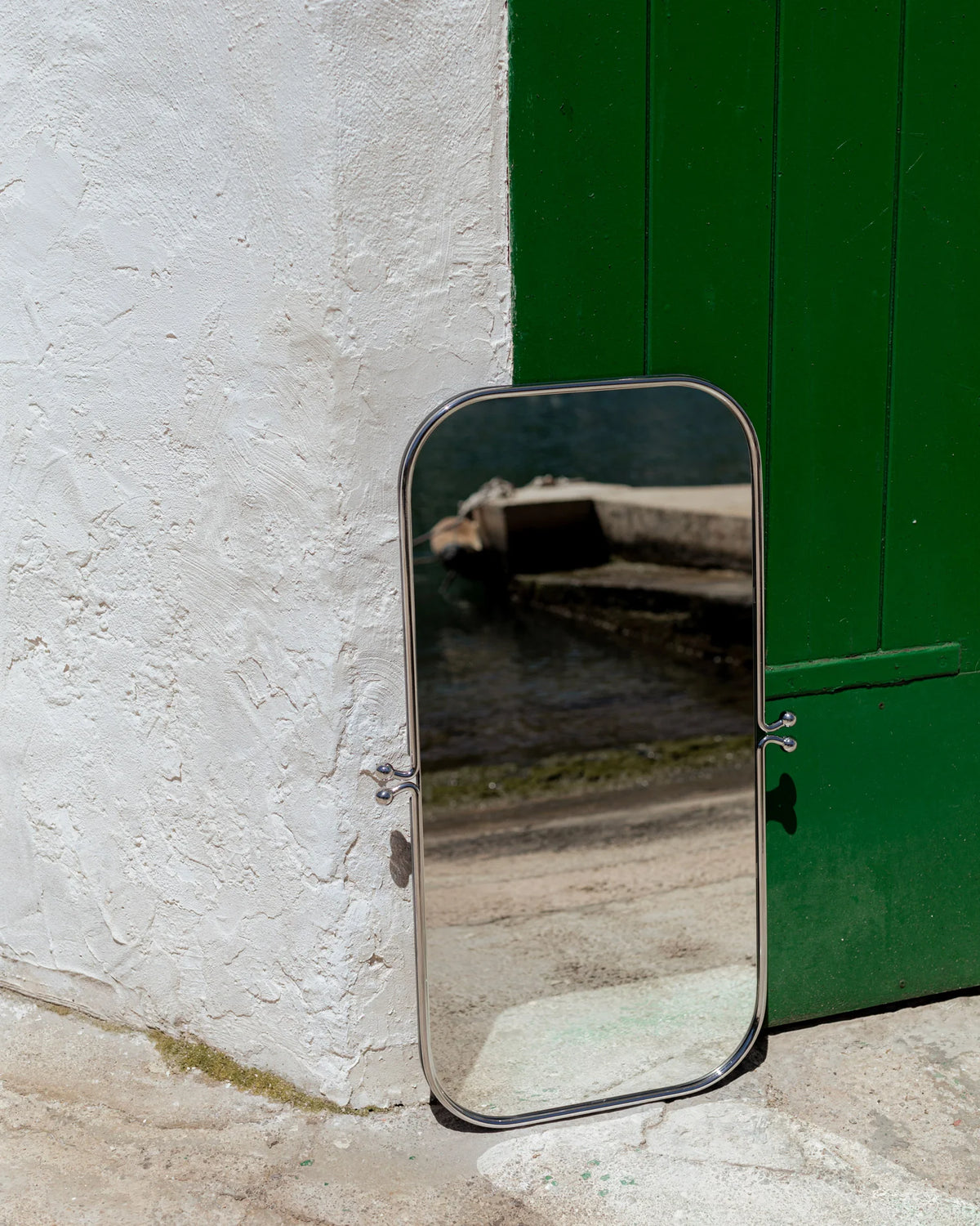 Clasp by ready to hang