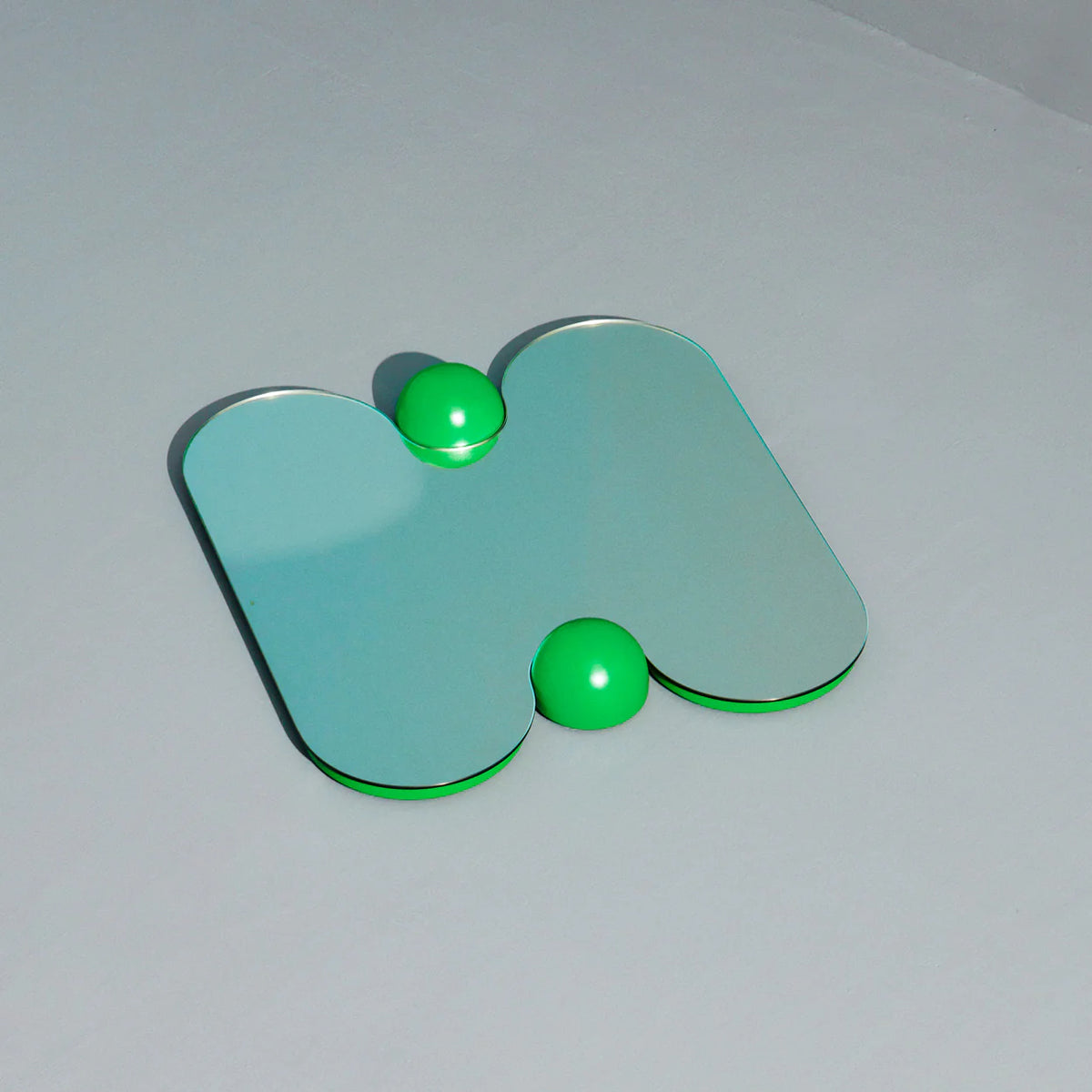 Squeeze by ready to hang