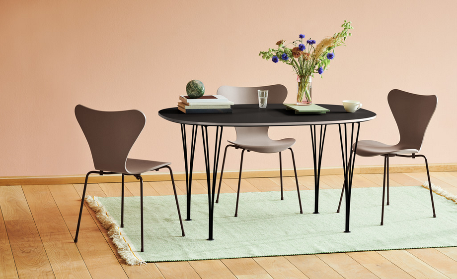 Superellipse B611 Dining Table by Fritz Hansen