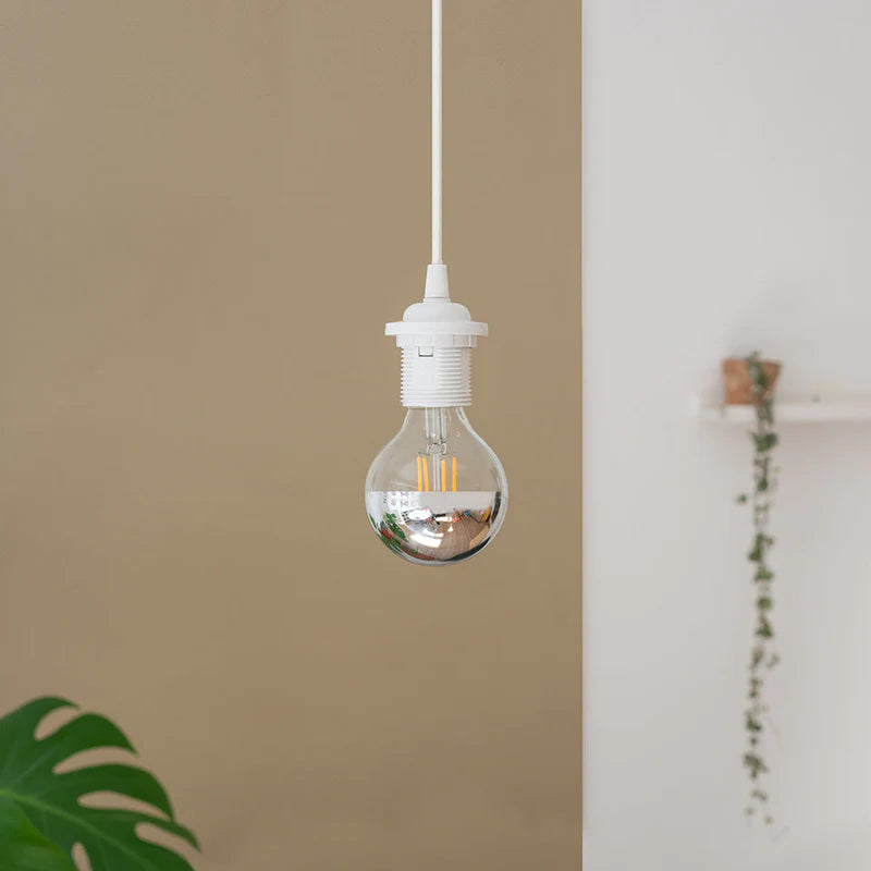 Ampoule LED connectée Idea 7 W avec capuchon argenté par UMAGE