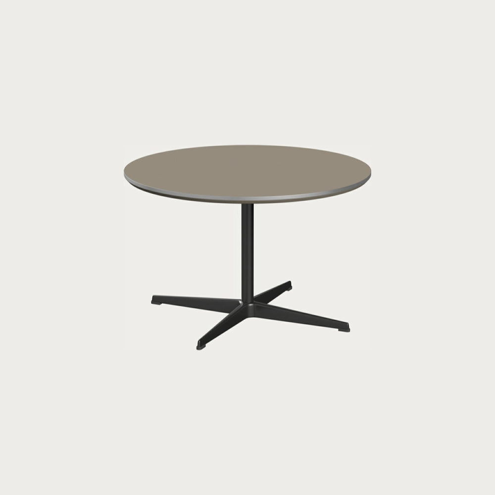 Circular A222 Coffee Table by Fritz Hansen