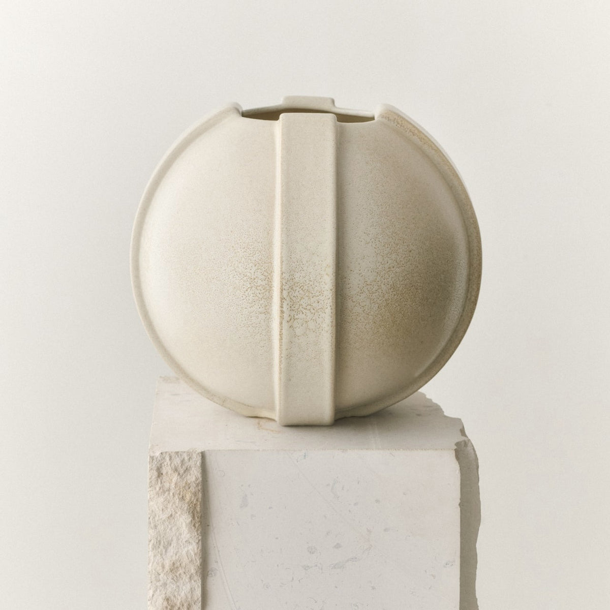 Vinci Vase 01 Vintage Glaze by Louise-Roe