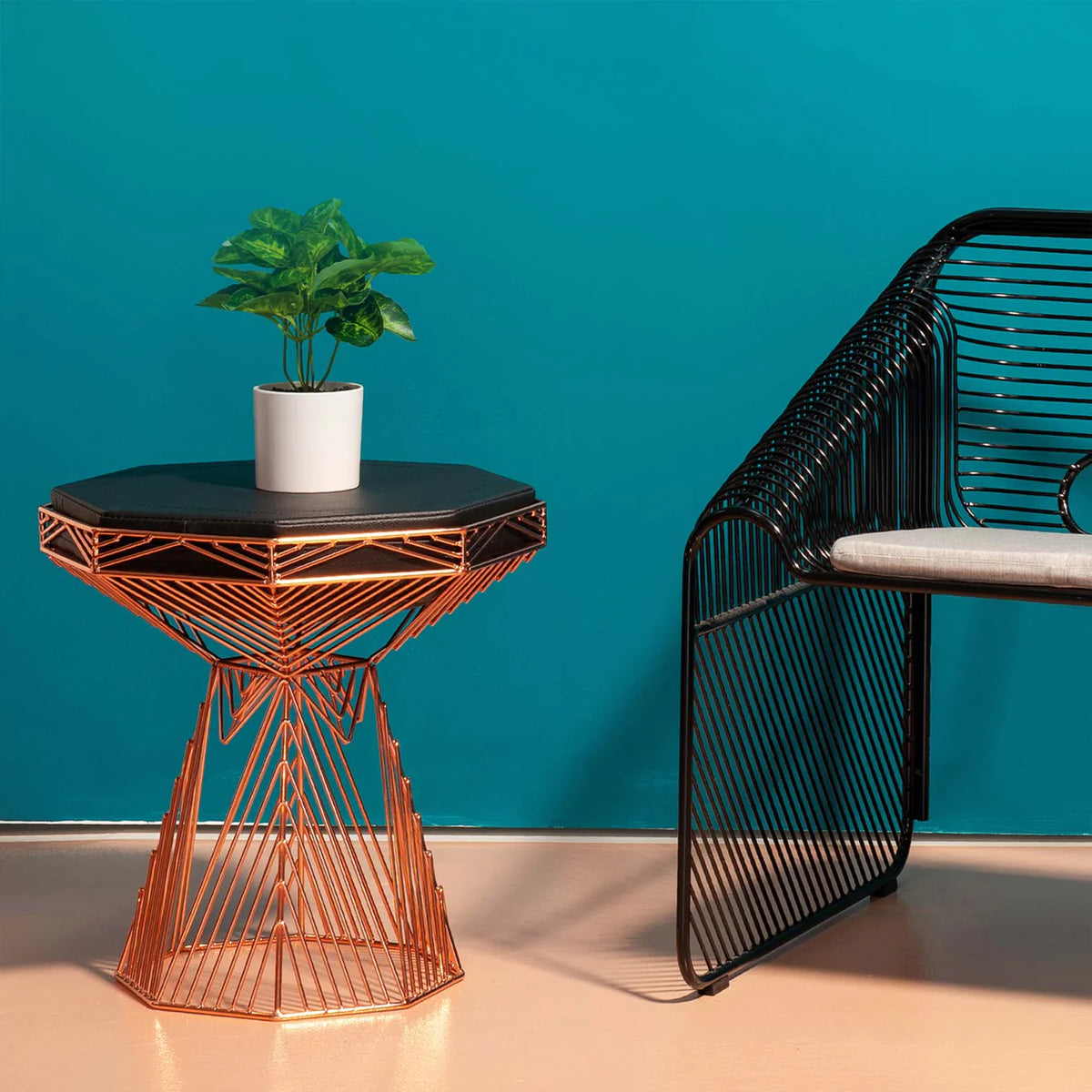 Table de commutation/tabouret par Bend Goods (fabriqué aux États-Unis)