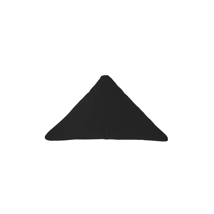 Coussin Triangle par Bend Goods (fabriqué aux États-Unis)