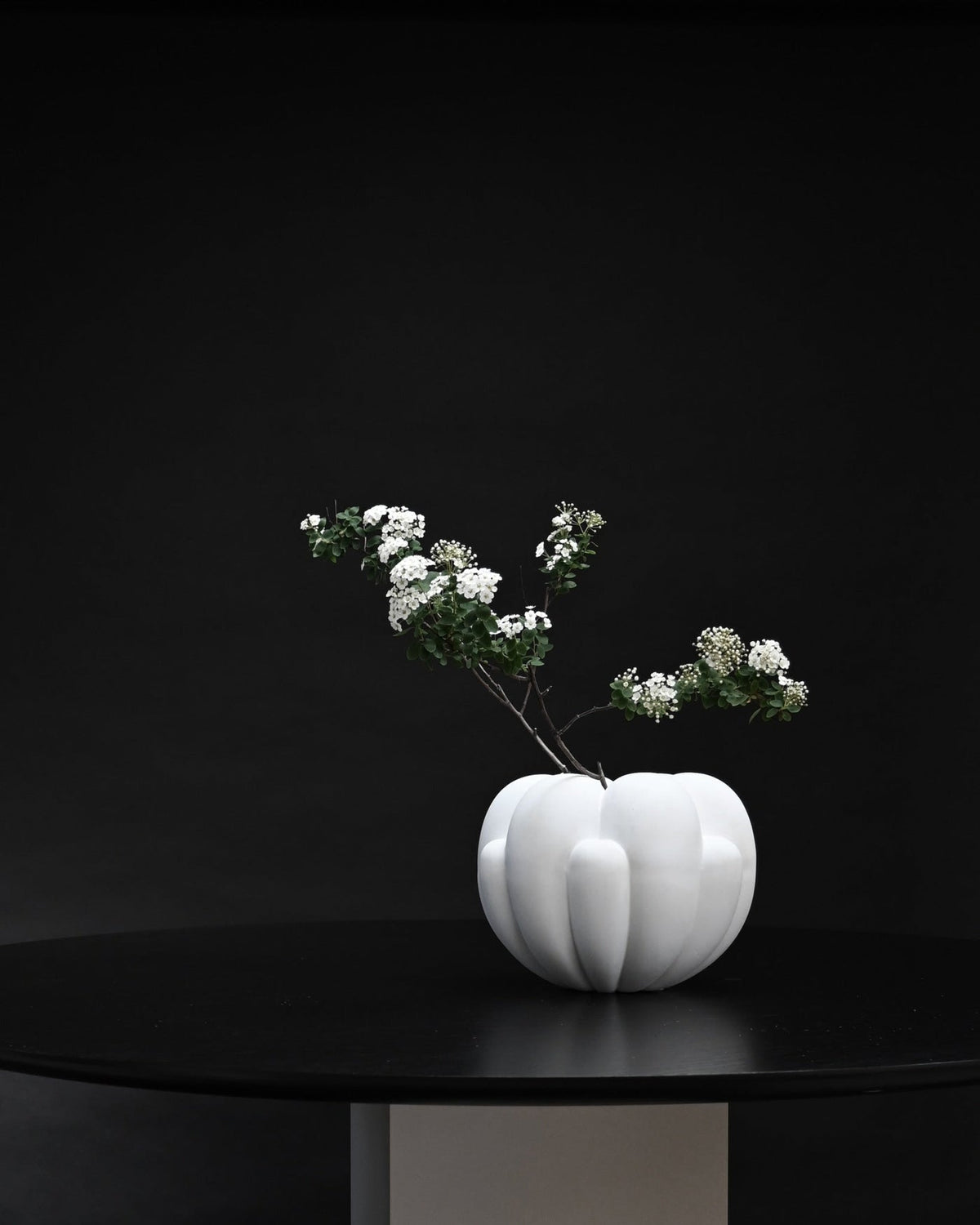 Bloom Vase, Petit - Bone White by 101 Copenhagen