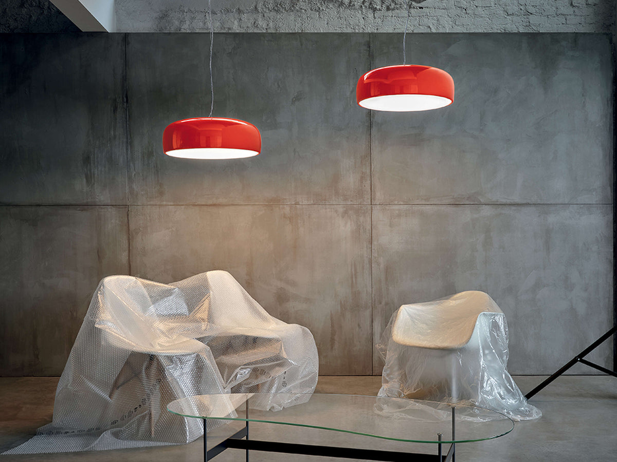 Black Smithfield Suspension lighting by Flos featuring sleek design and LED illumination in 2700K, ideal for modern interior lighting.