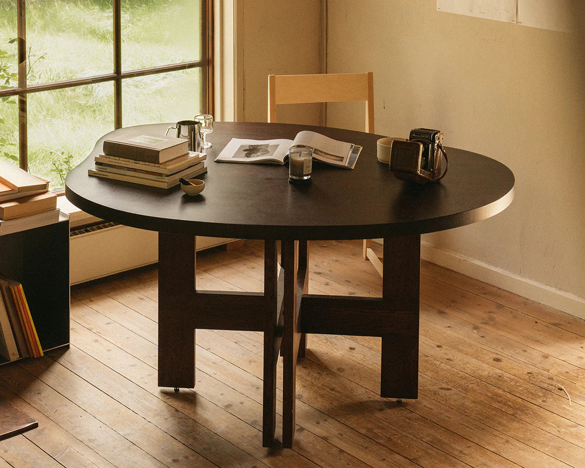 Table de ferme sur tréteaux – Pond par Frama