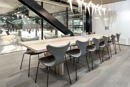 Lily 3108 entièrement tapissée par Fritz Hansen