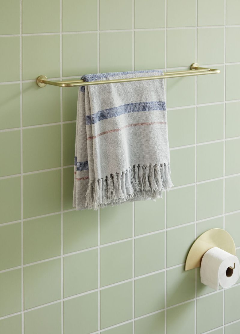Pipe Towel Holder by Hübsch
