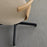 Chaise pivotante Jiro - Rembourrée par Resident