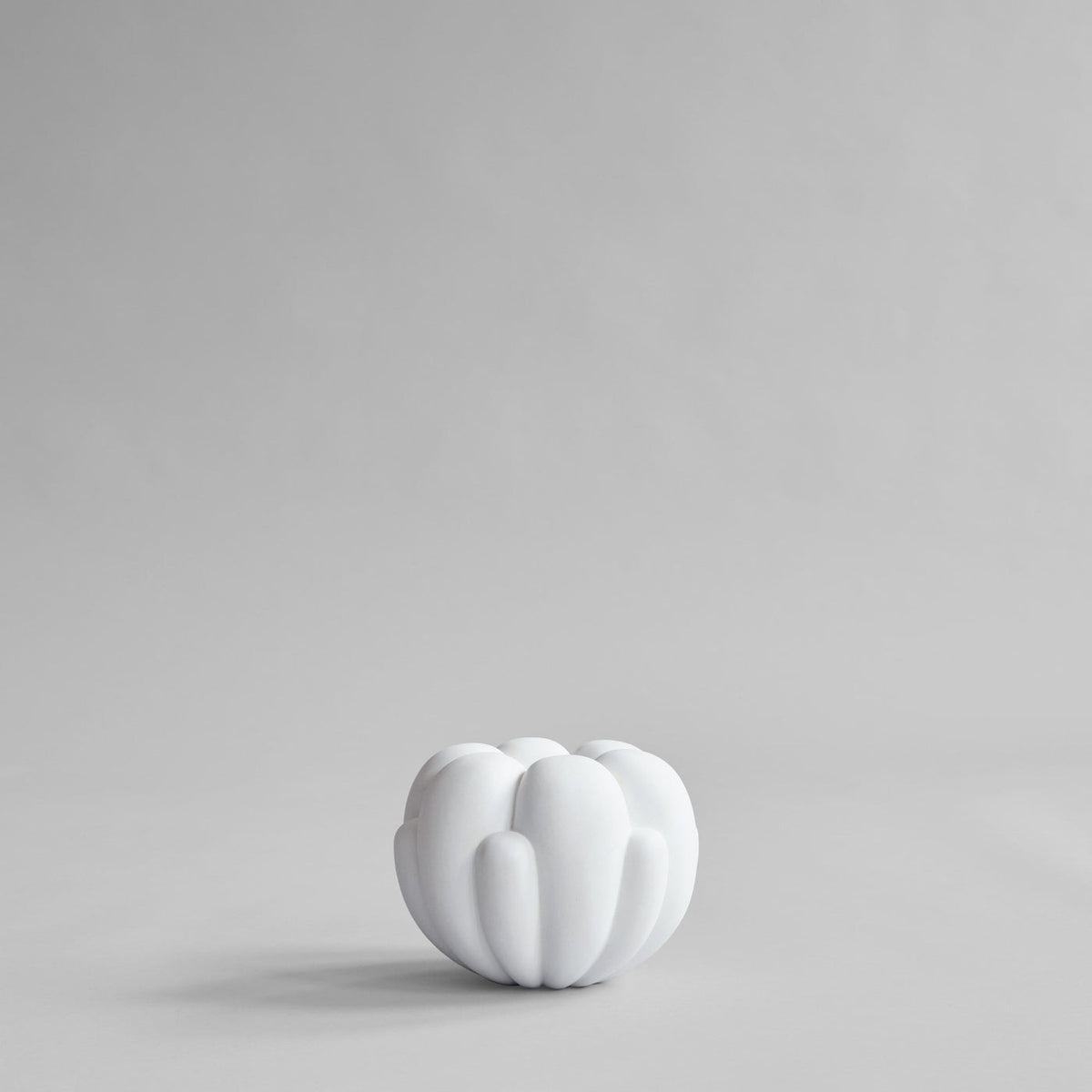Bloom Vase, Petit - Bone White by 101 Copenhagen