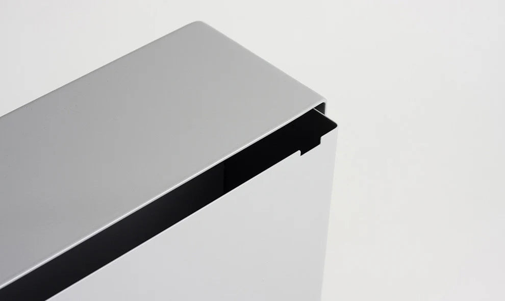 LIXHT VM-002 mailbox and VM-003 mailbox post in orange, made in Canada, shown as accessories in this product image.