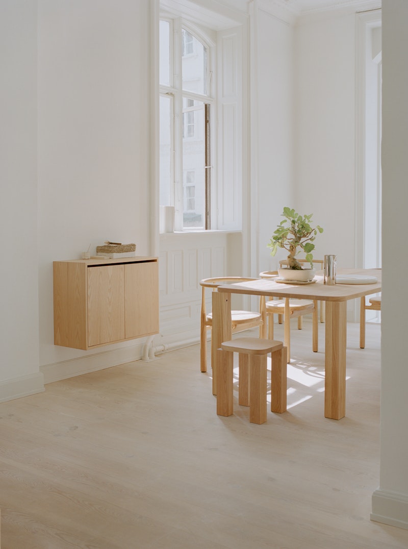 Armoire haute New Works w/Portes par New Works