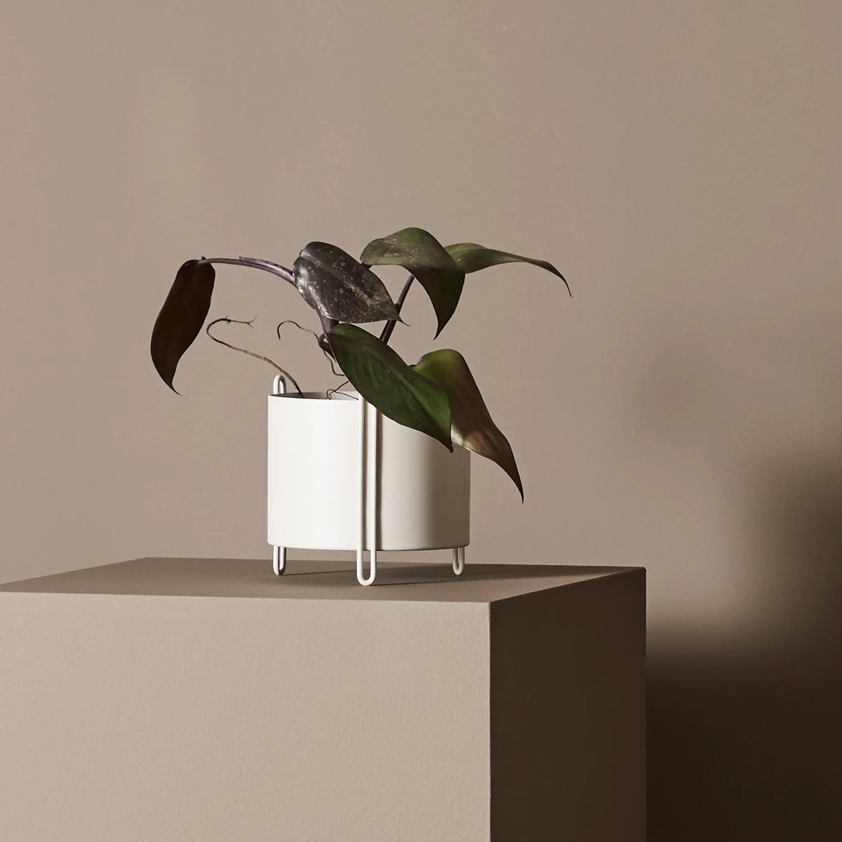 Pot de fleurs Pidestall par Woud Danemark