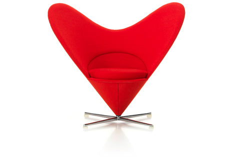 Chaise conique en forme de cœur de la collection Miniatures de Vitra