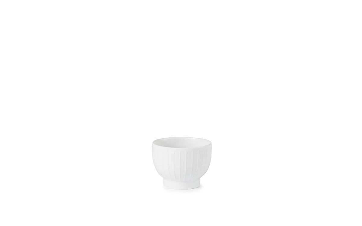 White Tivoli Banquet Bowl by Normann Copenhagen, a stylish accessory for tableware, featuring a sleek, modern design.