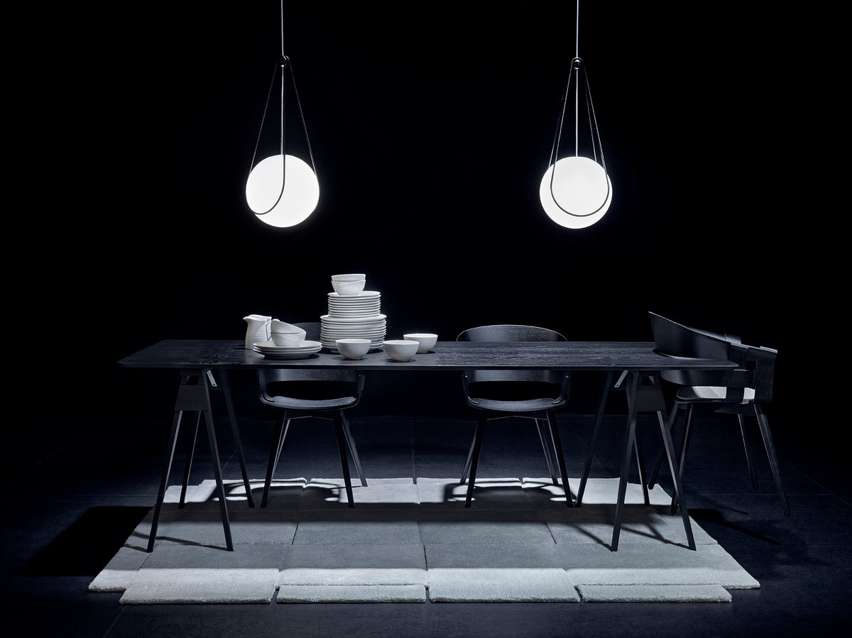 Lampe Luna et support Kosmos par Design House Stockholm