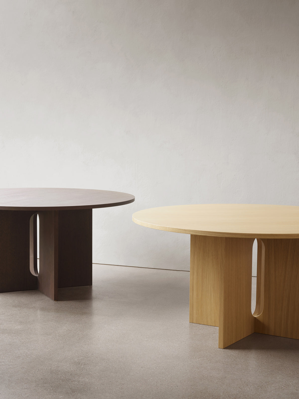 Androgyne Dining Table - Round by Audo Copenhagen
