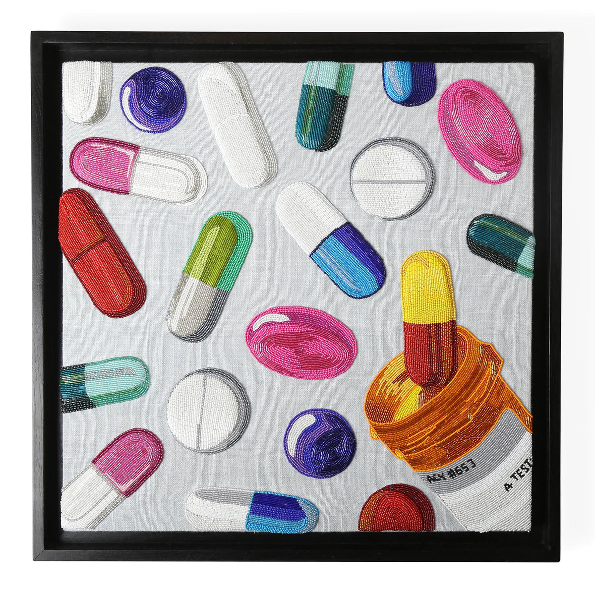 Décoration murale en perles Happy Pills par Jonathan Adler