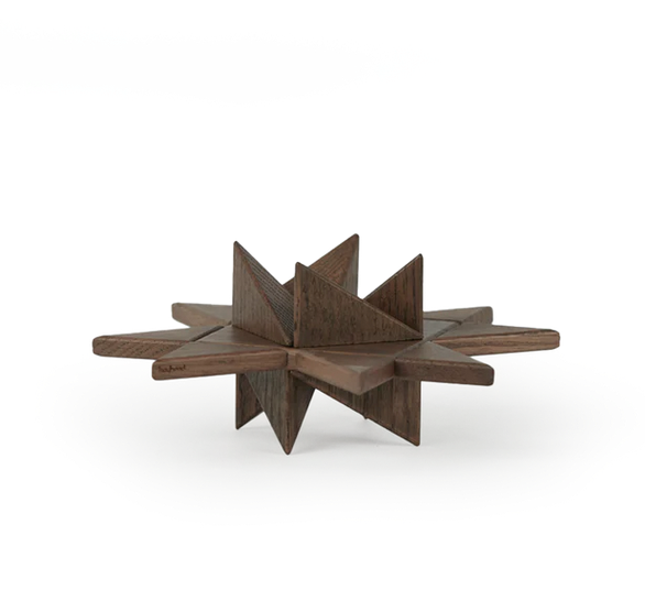 Table Fröbelstar by Boyhood