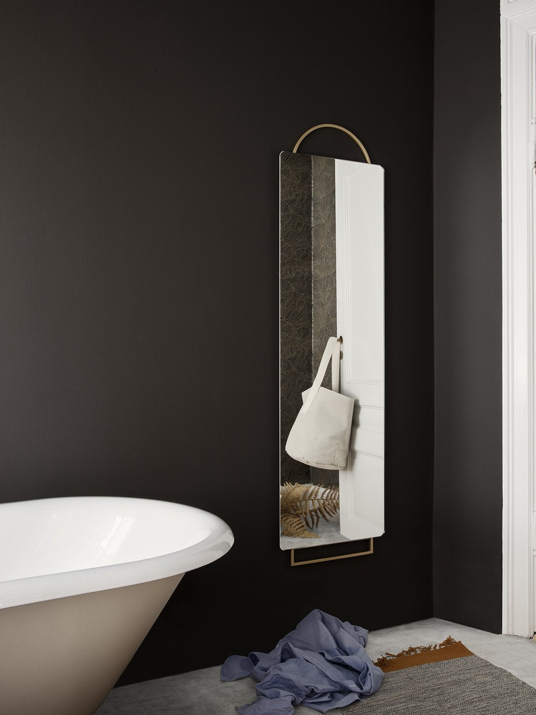 Miroir Adorn - pleine grandeur par Ferm Living