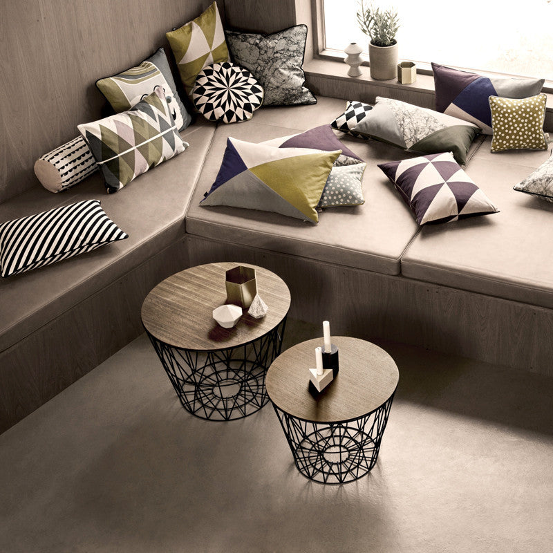 Paniers en fil métallique et tables d'appoint par Ferm Living (Basket Top)