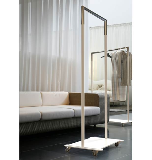 Bukto Clothing Stand by FROST