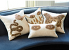 Oreiller Muse Snake &amp; Apple par Jonathan Adler