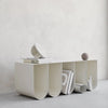 Banc Courbé par Kristina Dam Studio