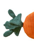 Coussin tricoté Cathy la carotte par Lorena Canals