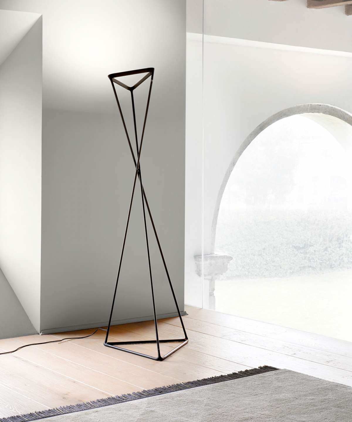 Tango Floor Lamp by Luceplan