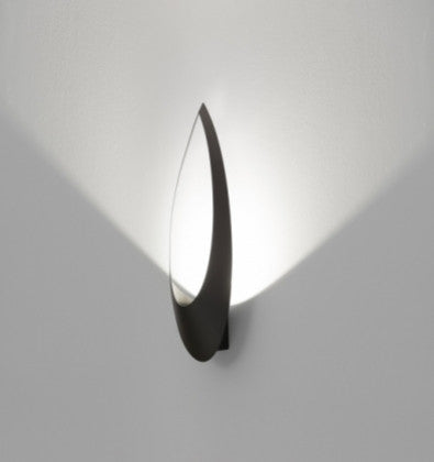 Matte black Blum wall lamp by Lumen Center Italia, modern lighting fixture mounted on a wall, sleek and stylish design.