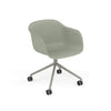 Base pivotante de fauteuil en fibre avec. Roulettes – Shell par Muuto