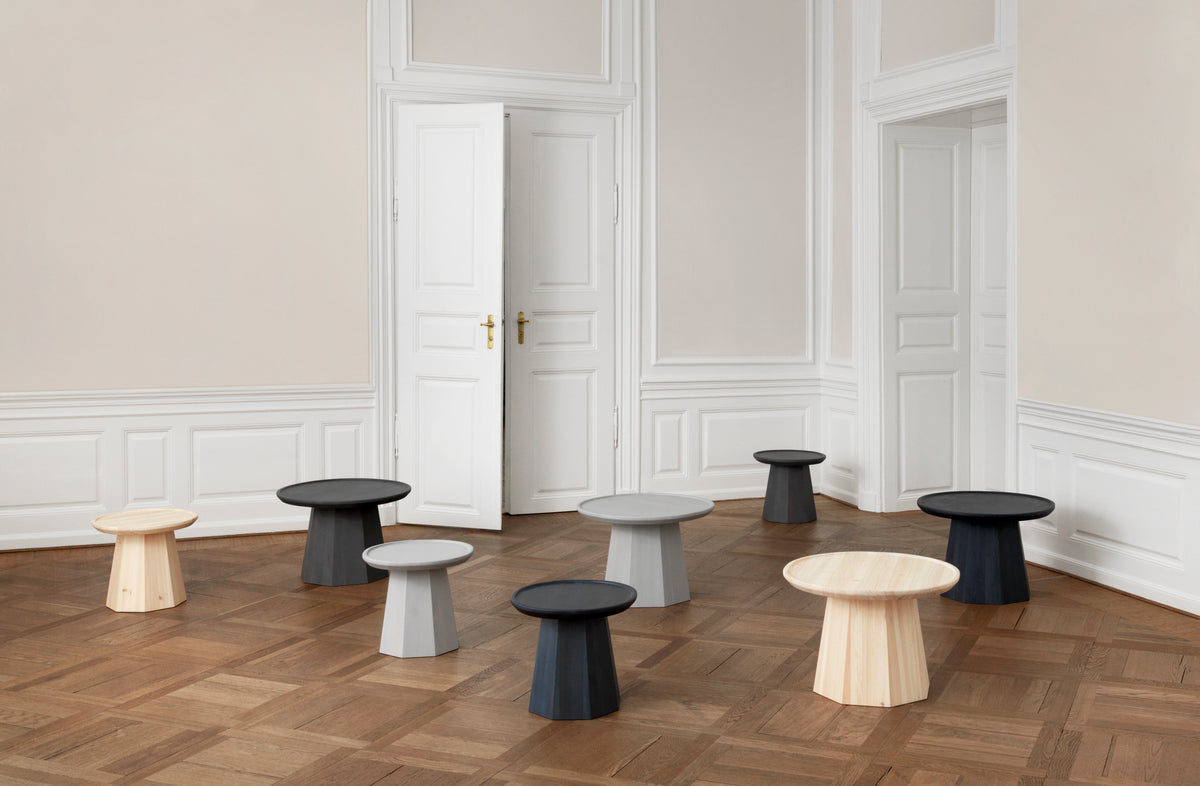 Table en pin par Normann Copenhagen