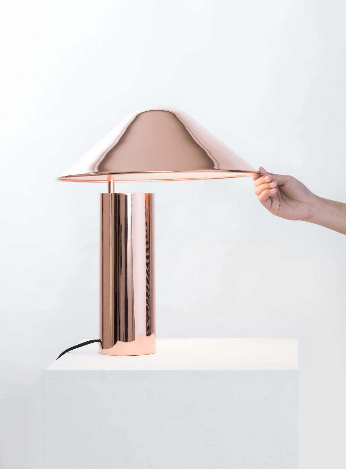 Lampe de table simple Damo par Seed Design