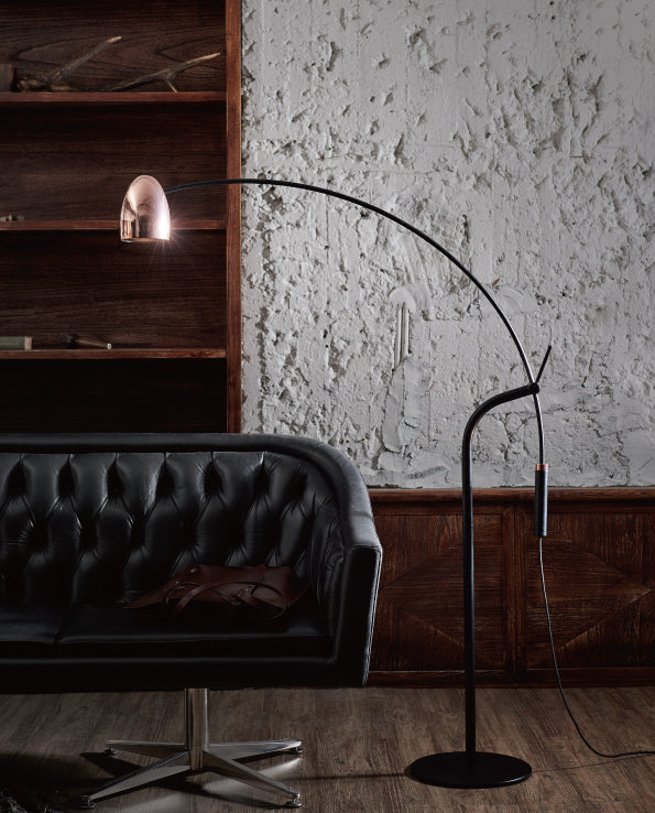 Lampadaire LED Hercules par Seed Design 