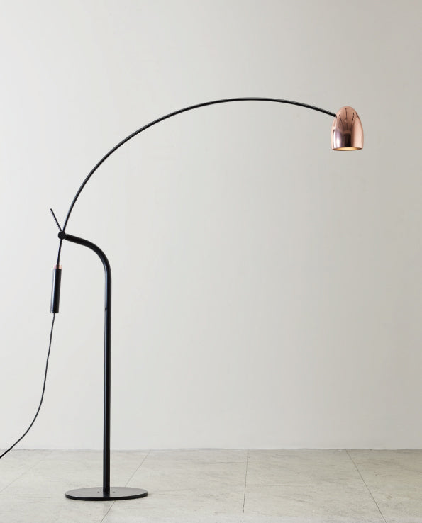 Lampadaire LED Hercules par Seed Design 