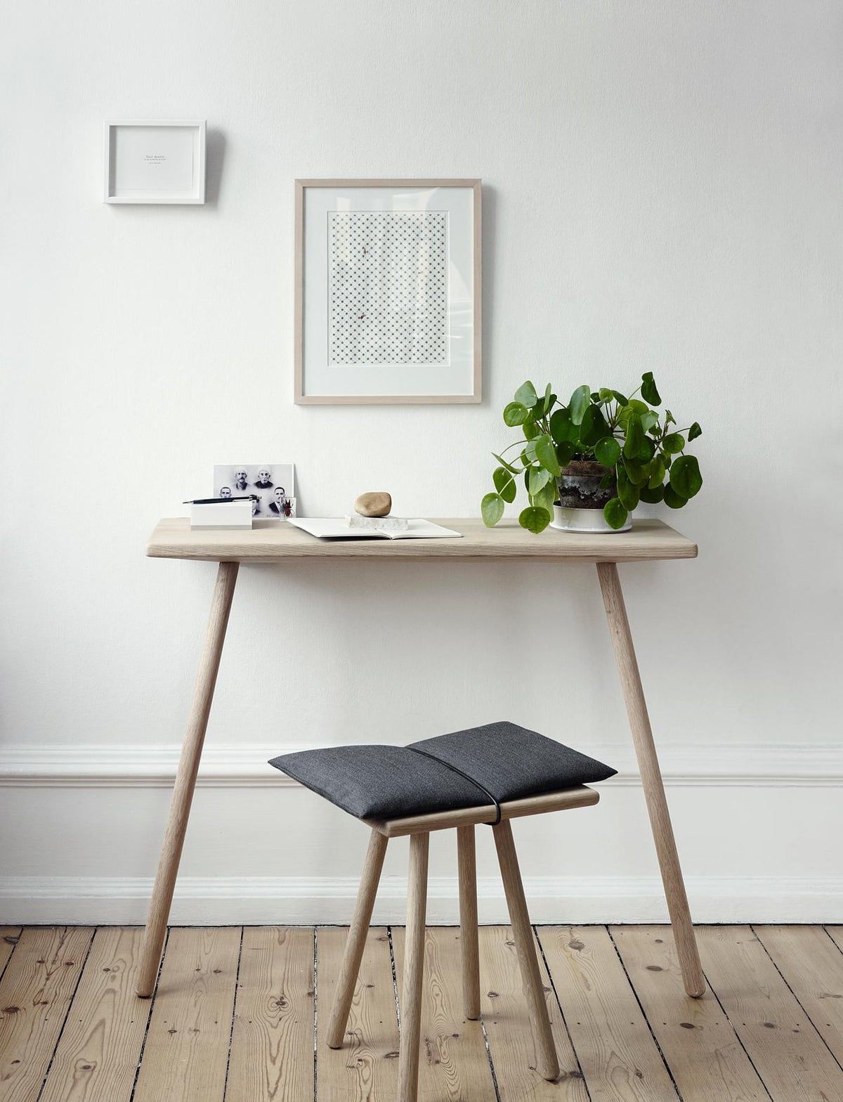 Table console Georg par Skagerak par Fritz Hansen